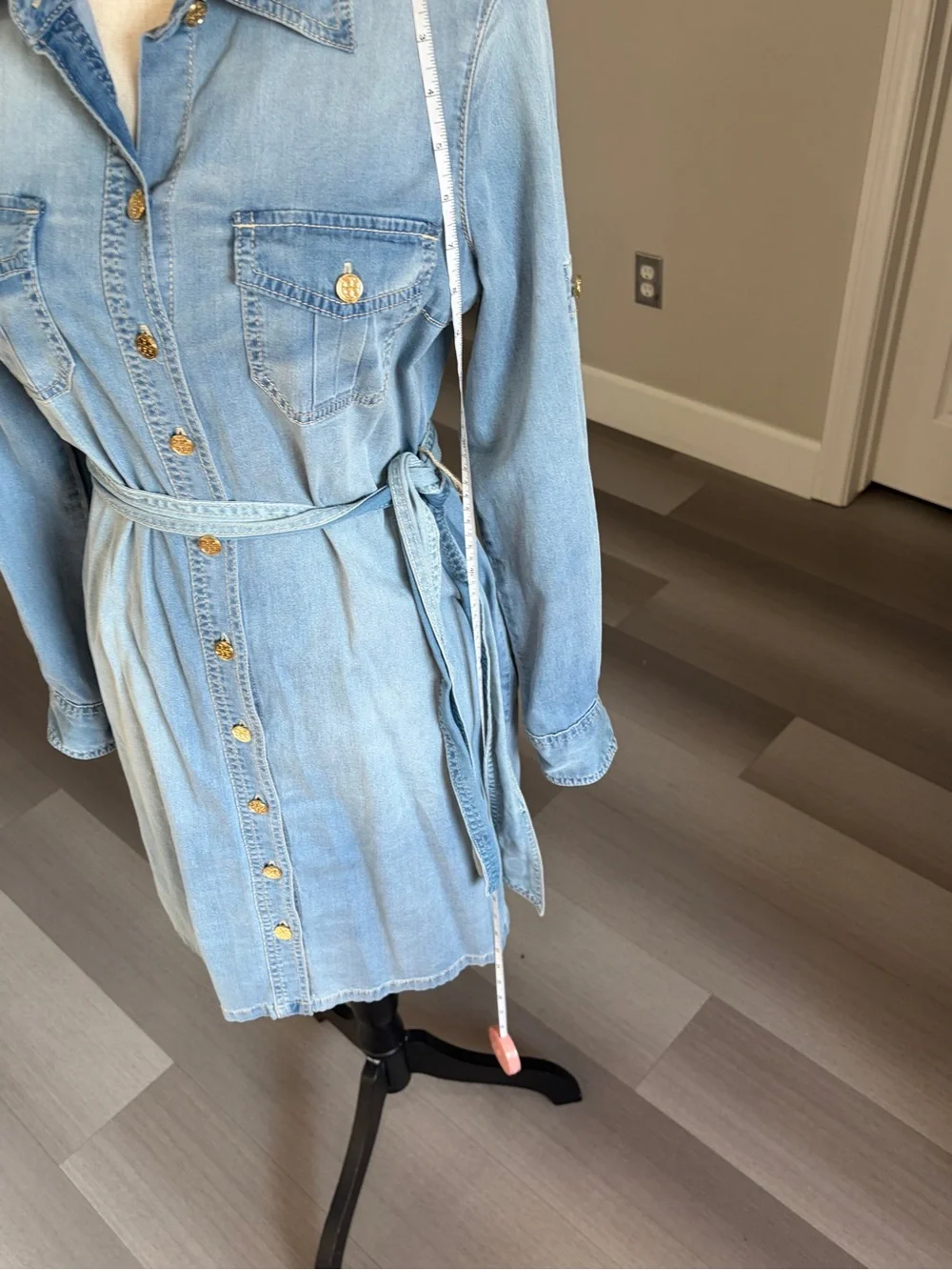 ✨Tory Burch EUC Brigitte Blue Chambray Belted Shirt Dress w Gold Logo Buttons 💛